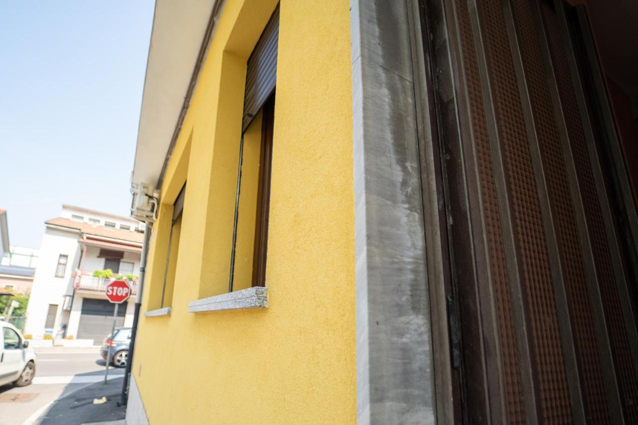 Alba Apartment Near Milan ブレッソ エクステリア 写真